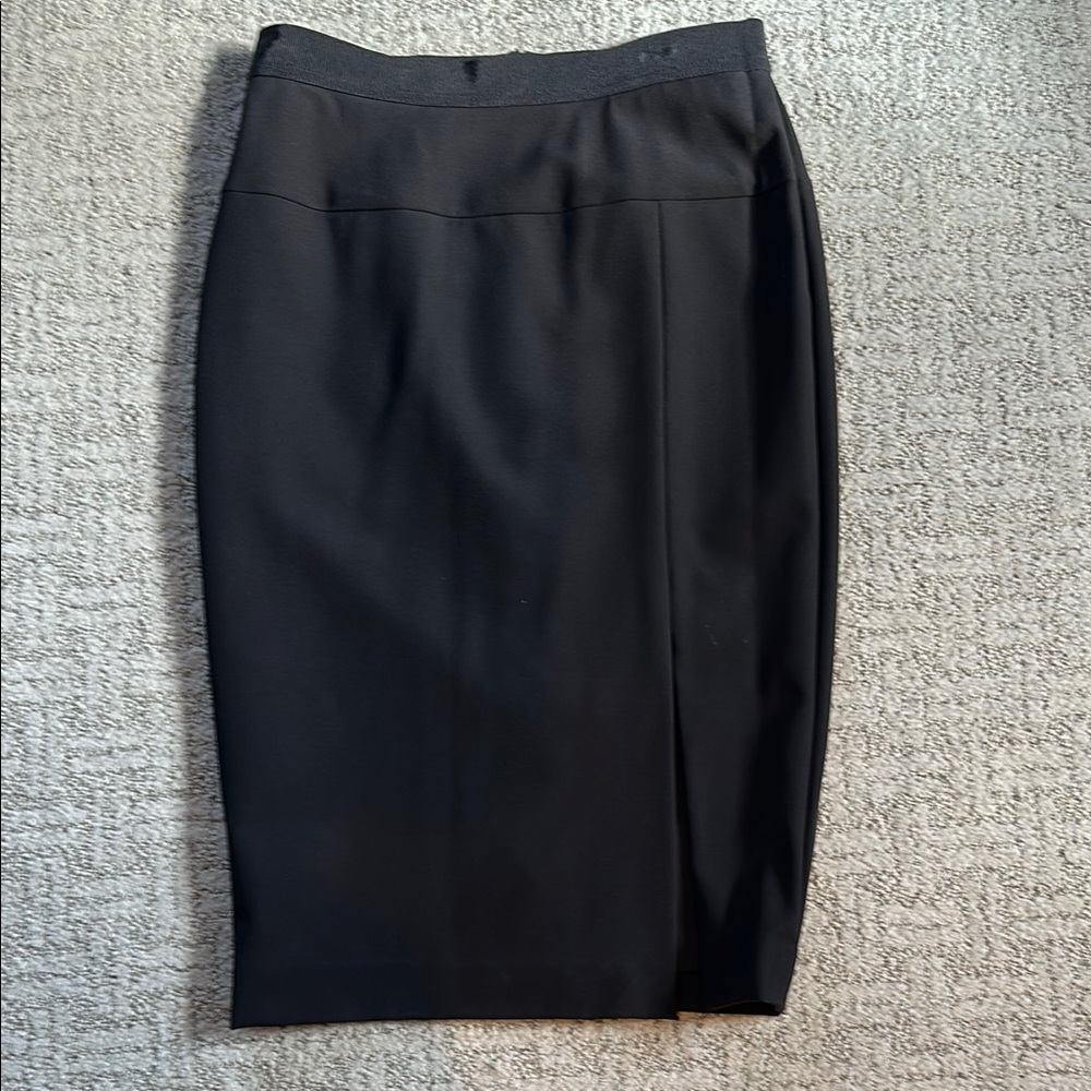 Ann Taylor Black Knee-Length Pencil Skirt for Work size 0P
